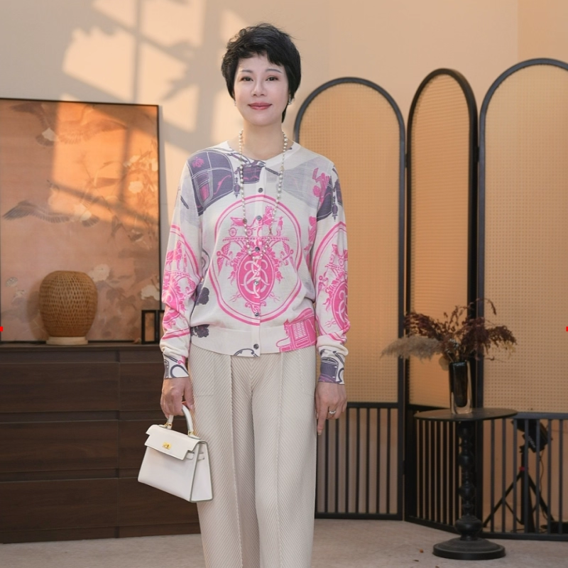 2025新款女春秋羊毛衫中年妈妈洋气薄款针织开衫外套端庄大气套装