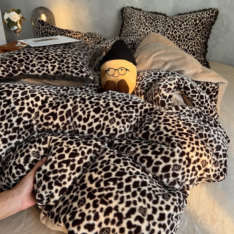 豹纹牛奶绒四件套加厚双面绒