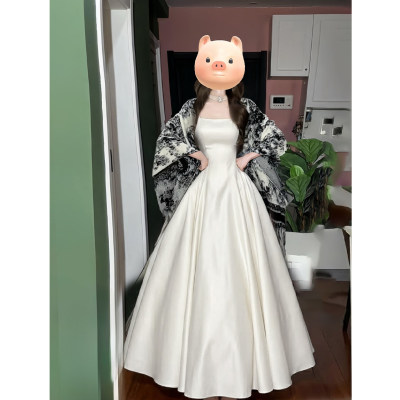 白色吊带连衣裙女冬季配