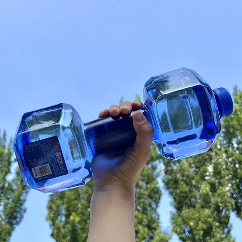 1.5L绝招哑铃水一瓶好水不止解渴自带力量健身当哑铃便宜饮用水