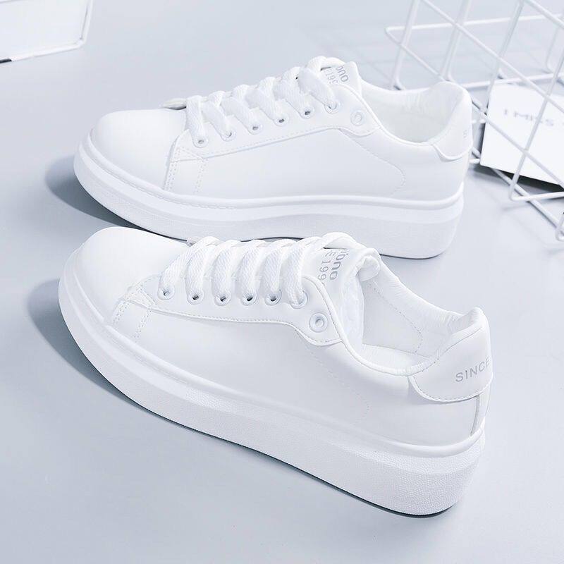 小白鞋女夏季2023新款百搭韩版板鞋学生平底休闲女鞋运动透气鞋子
