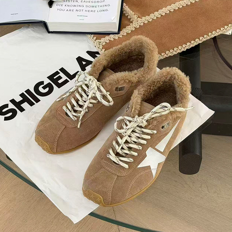 诗歌兰2025冬款休闲风保暖德训鞋