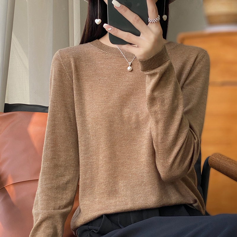 精纺细羊毛圆领套头薄款打底毛衣