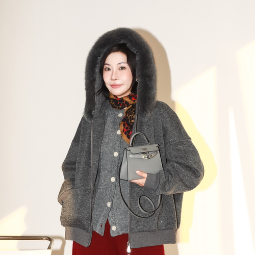 连帽狐狸毛毛领亮片加绒外套