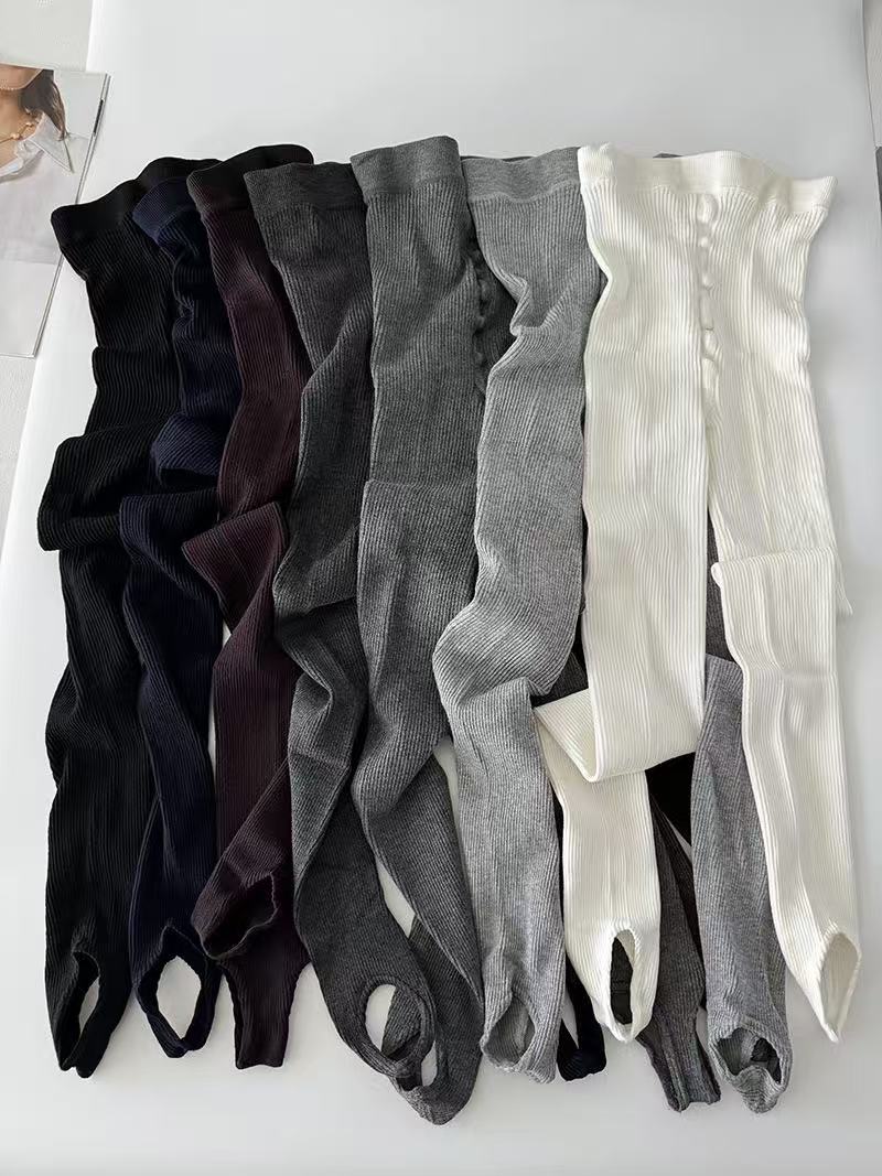 欧货2025秋季新款洋气踩脚竖条纹显瘦连裤袜女秀场款芭蕾风打底袜