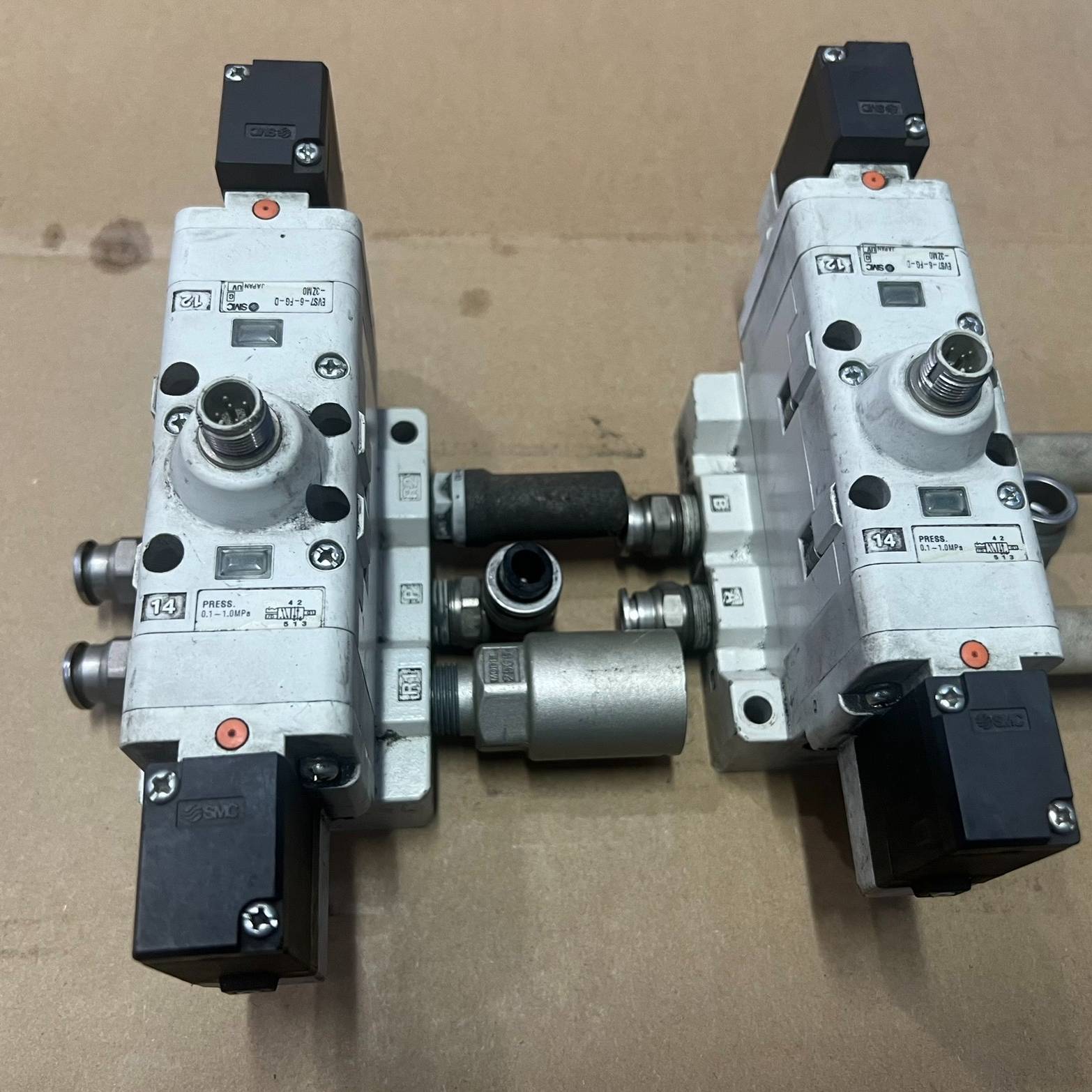 请询价-正品SMC EVS7-6-FG-D-3ZM0 电磁阀 带汇流