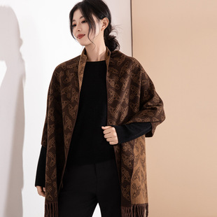 2025新款西太后羊毛围巾女秋冬季仿羊绒披肩两用外搭土星保暖围脖