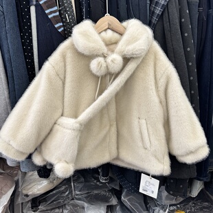年货款女童毛毛斗篷兔耳朵带帽外套冬季可爱毛茸茸球棉服外套