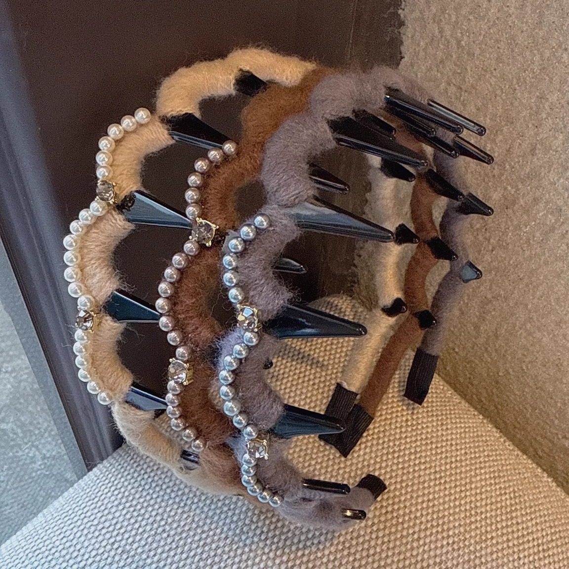 秋冬毛线缠绕镶钻带齿波浪发箍女高颅顶防滑压发头箍气质百搭发卡