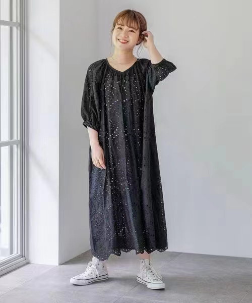 原单sc镂空刺绣甜美百搭连衣裙，紫色微瑕疵胸围134衣长106不退换