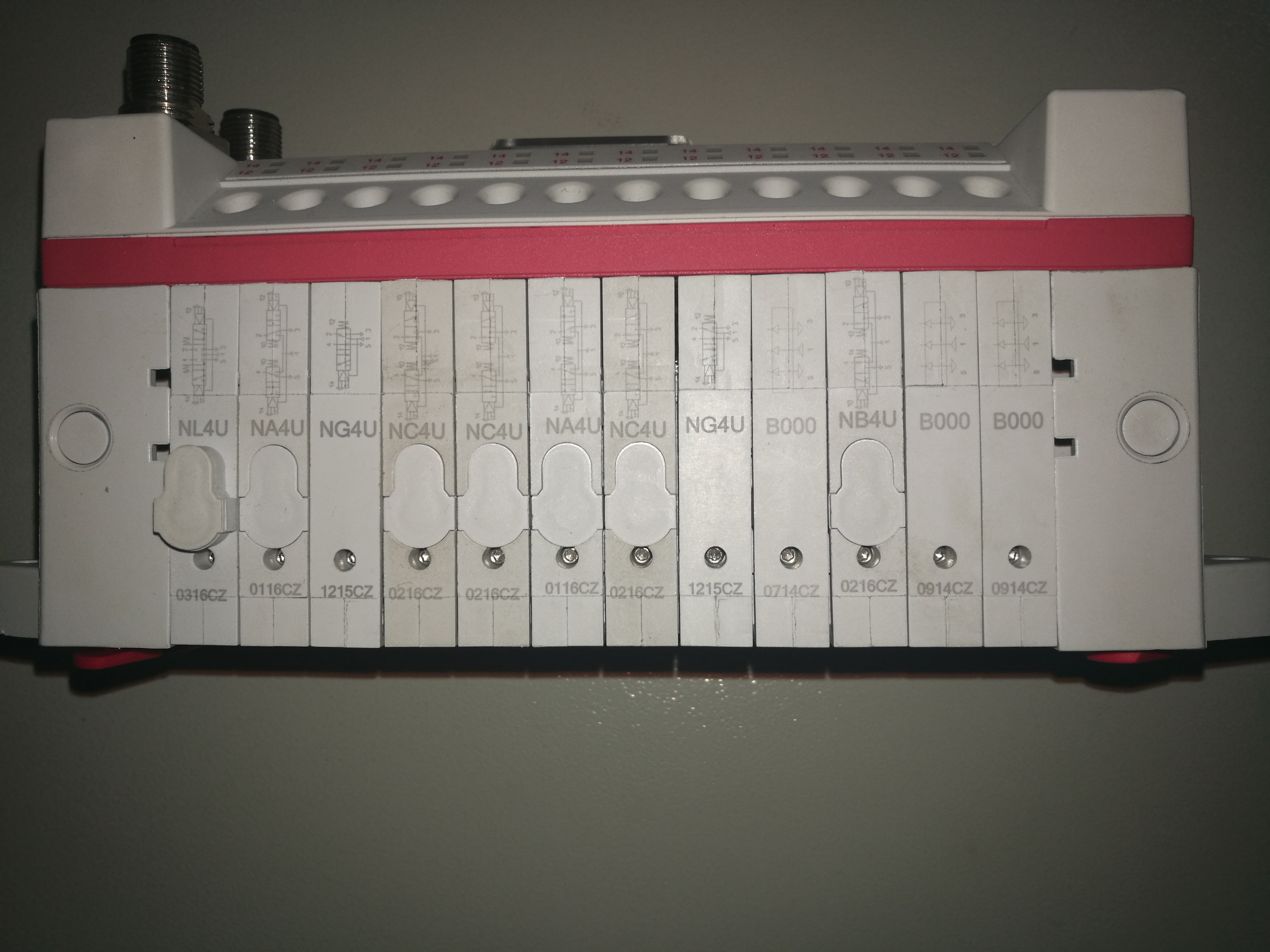 诺冠两位五通电磁阀现货