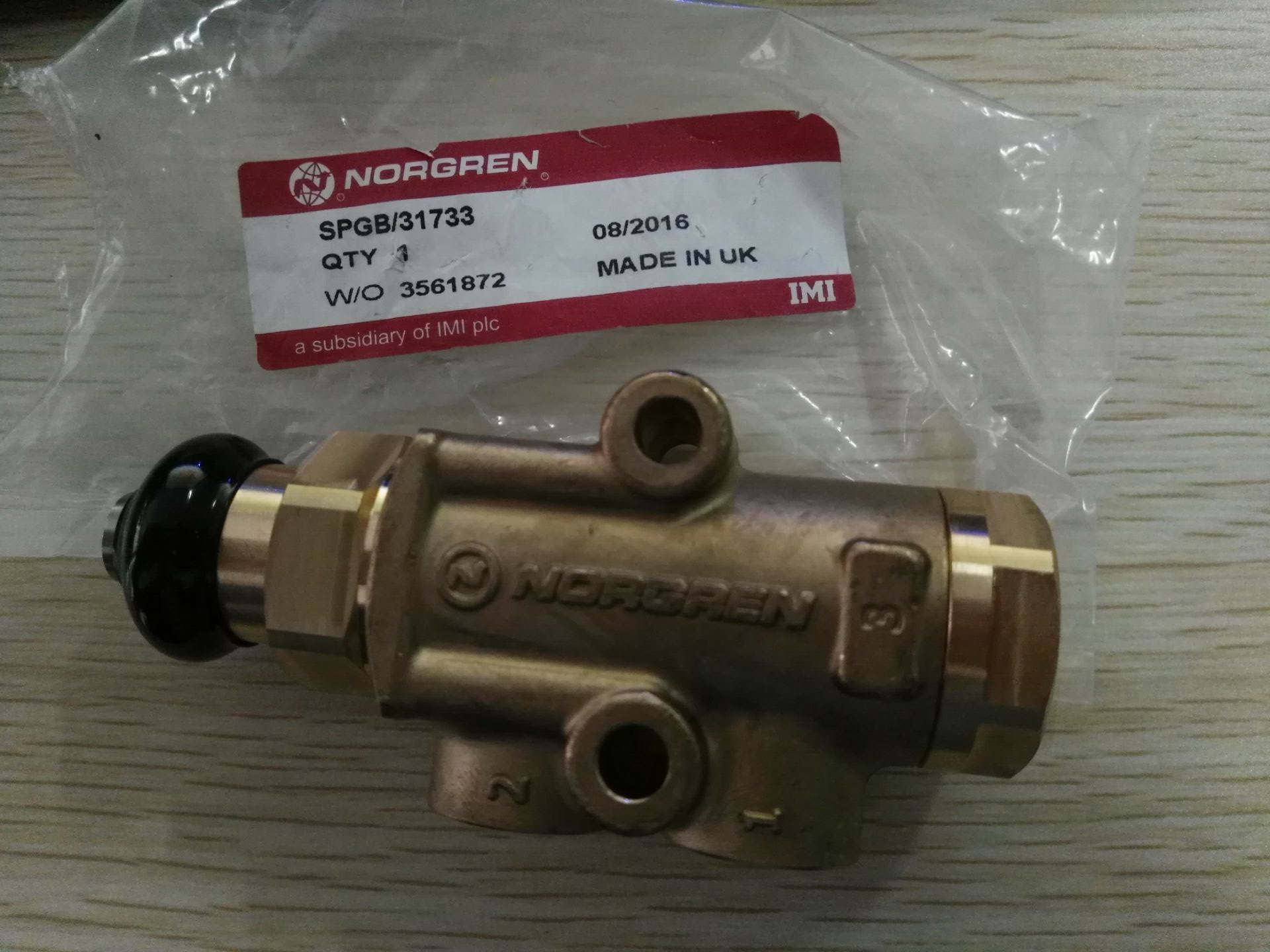 产品均为诺冠亚太中心直接提供,为正规渠道原装全新产品,公司有大量现货库存,交货期短,同时可免费提供相关的技术支持。 联系信息:吴工  135855596445