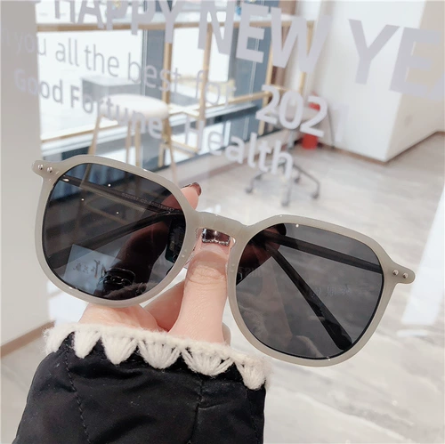 Светлые брендовые квадратные солнцезащитные очки, популярно в интернете, в корейском стиле, защита от ультрафиолета