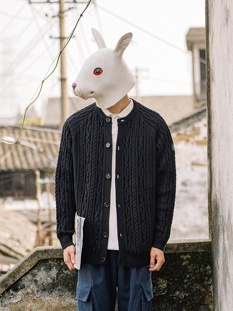 TU XIANSEN의 수제 봄 가을 트위스트 가디건 남성 니트 재킷 일본 복고풍 블랙 루즈 캐주얼 한국 스웨터