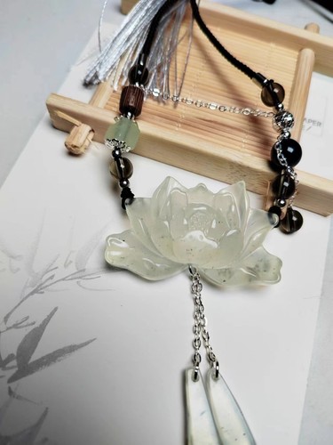 岫玉吊坠荷花吊坠，牡丹花吊坠，