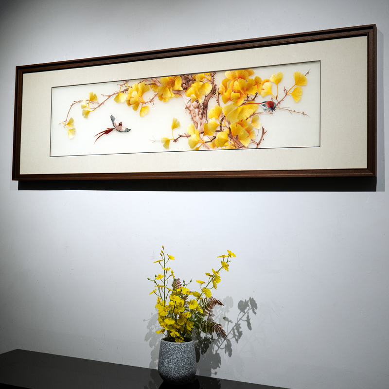 新中式飞鸟渡秋背景墙手工苏绣成品挂画银杏床头画刺绣装饰画软装图片