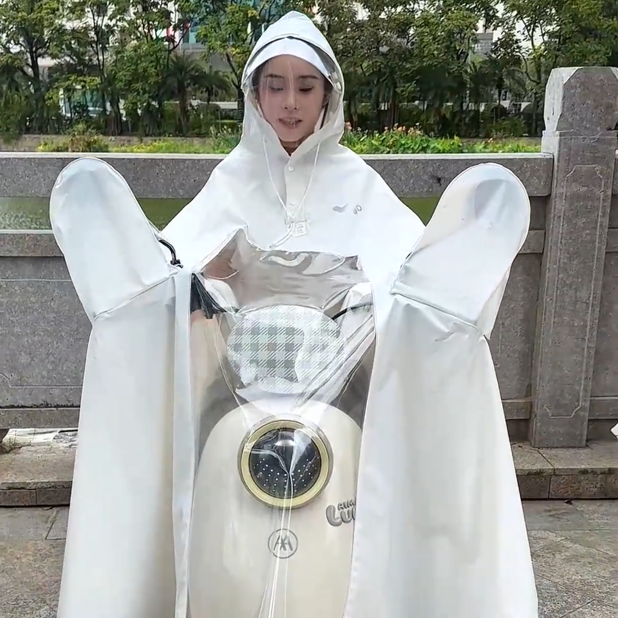 雨衣电动车电瓶防雨透明仪表盘双人 PVC 成人骑行摩托车雨披