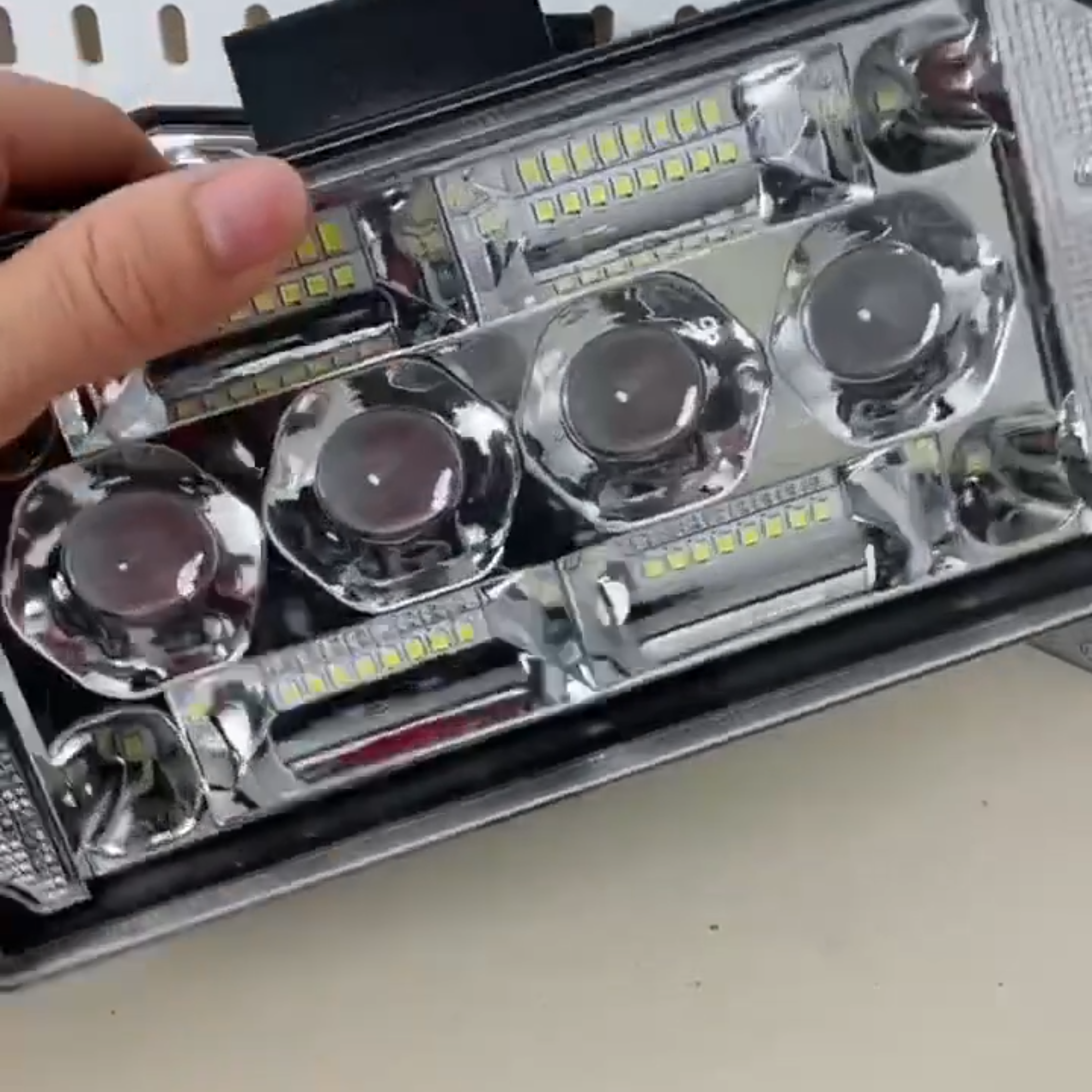 超亮强光12V-80V3寸4寸5寸7寸方灯车型改装通用汽车LED射灯