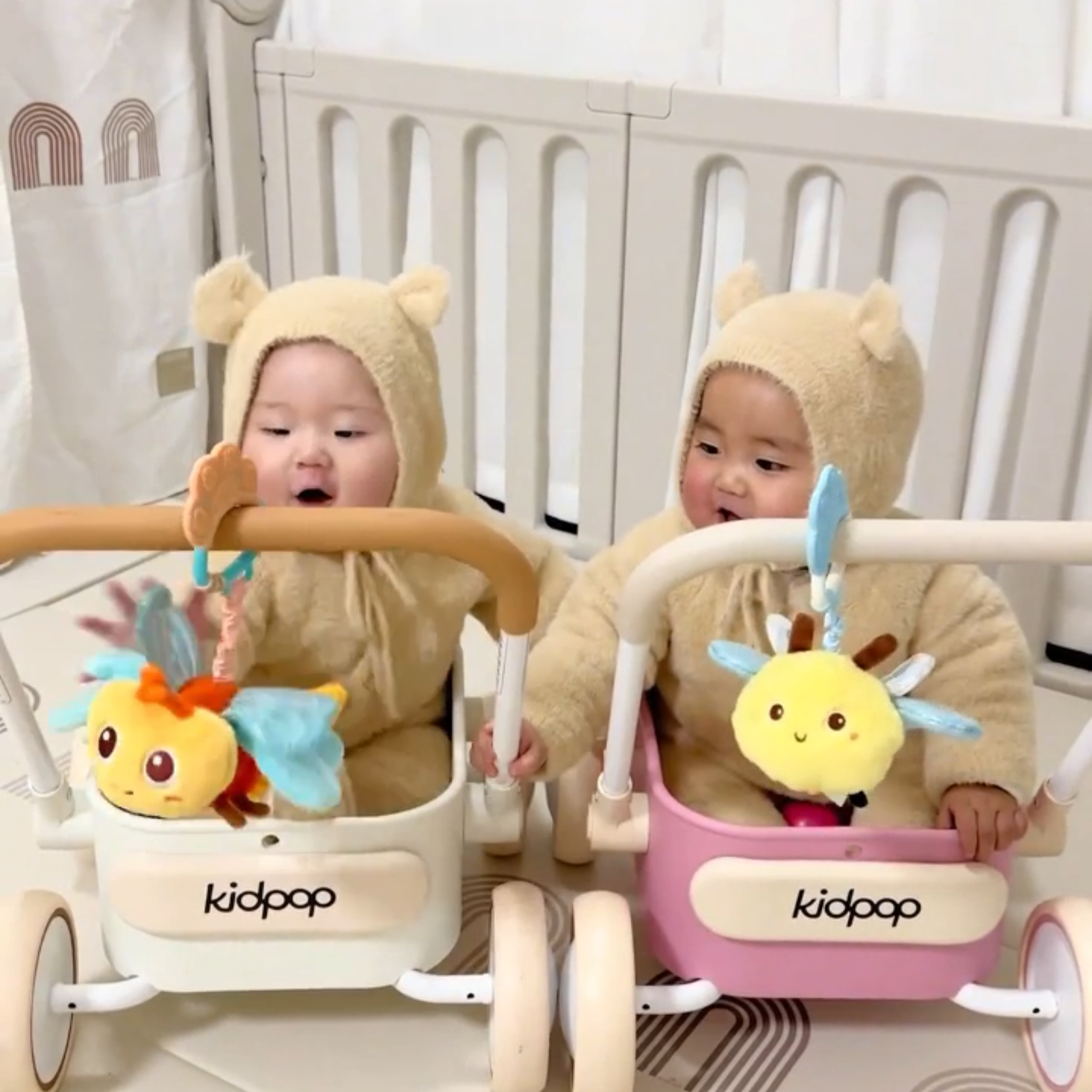 学步车蝴蝶飞飞昆虫玩具婴儿推车声乐挂件益智早教玩具