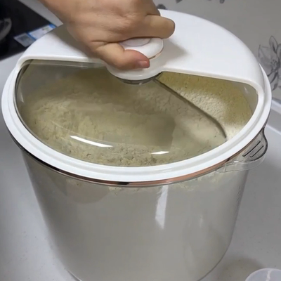 米桶家用高档 2025 年新款防虫防潮密封装面粉储粮放大米容器