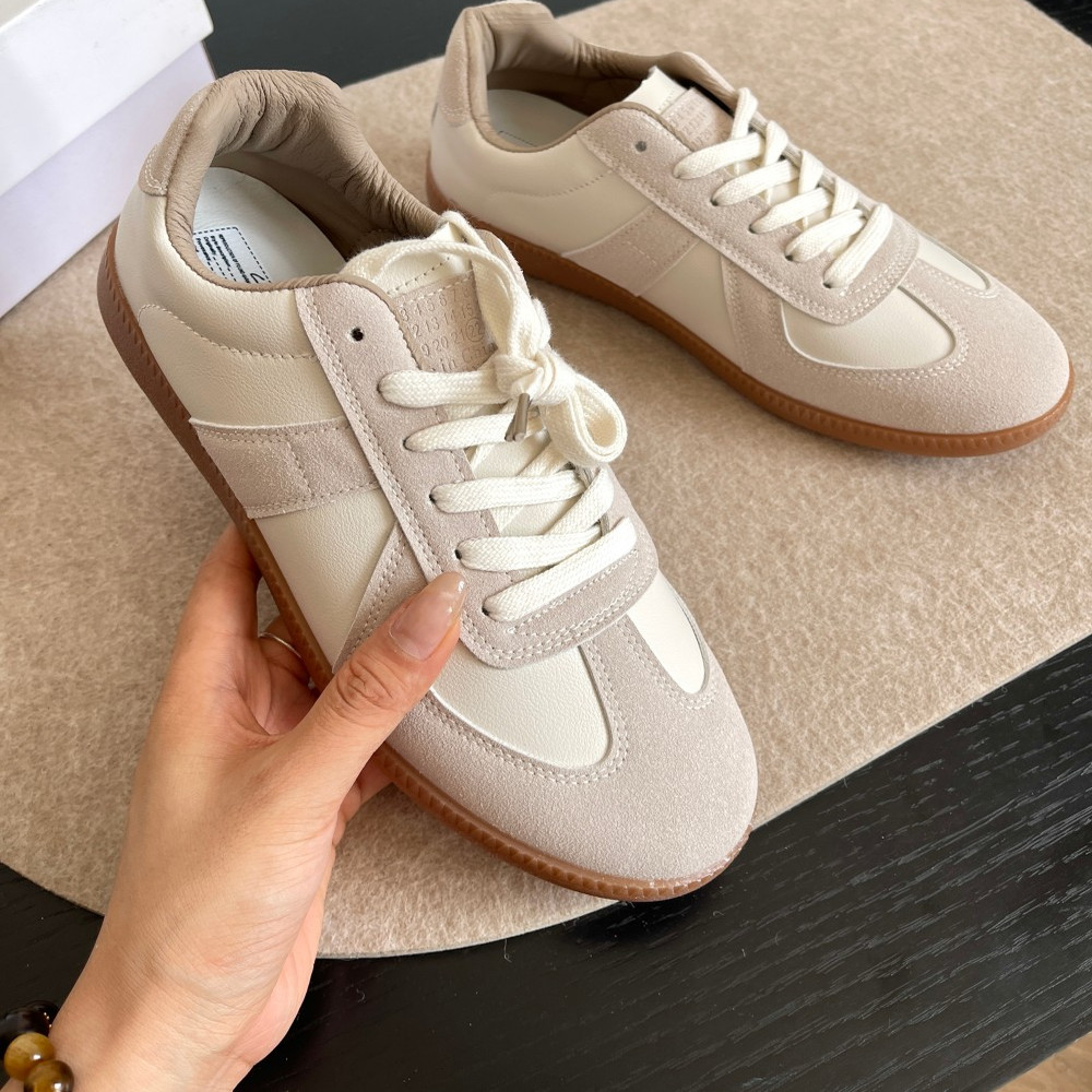 性价比太高了！情侣款！柔软透气外贸女士工厂尾货经典德训休闲鞋