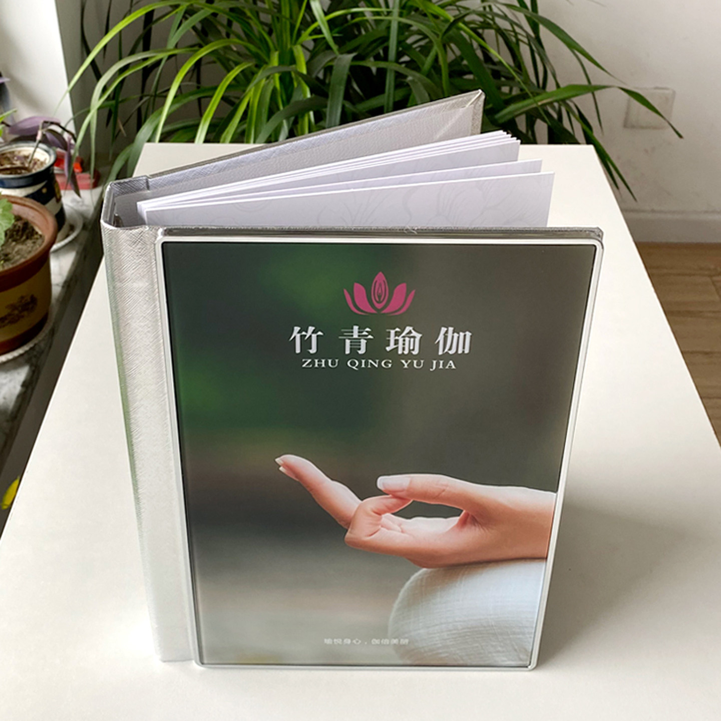 定制瑜伽私教馆普拉提大器械活页水晶价目册舞蹈课程健身房价格表