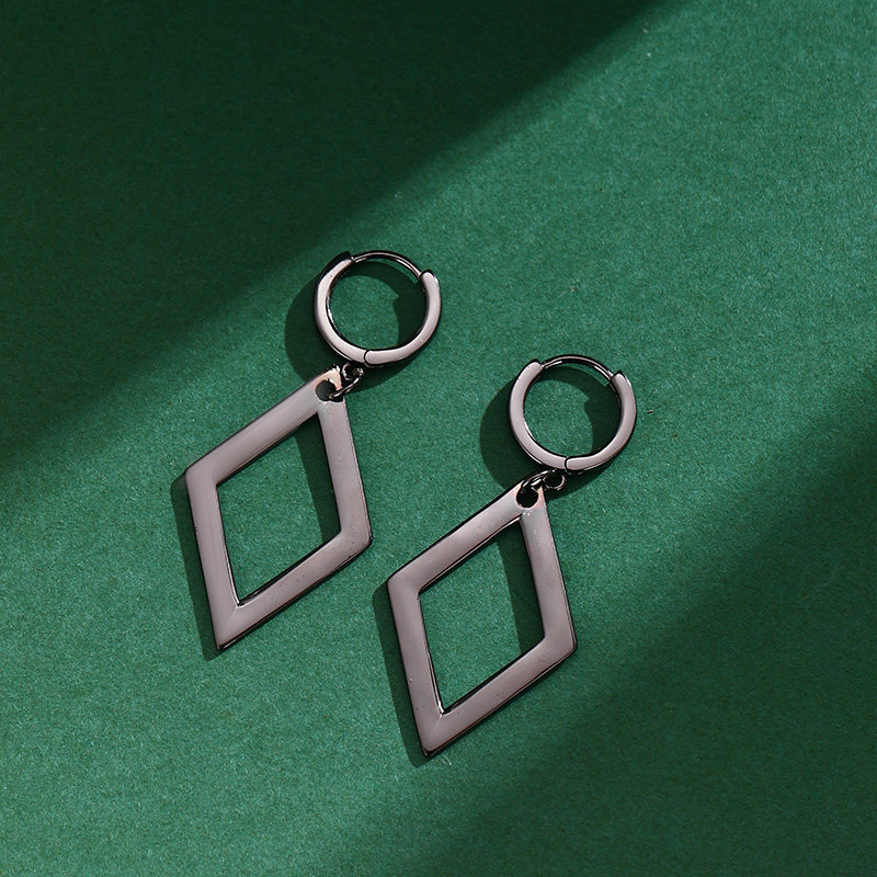 动漫925纯银男女黑色耳钉