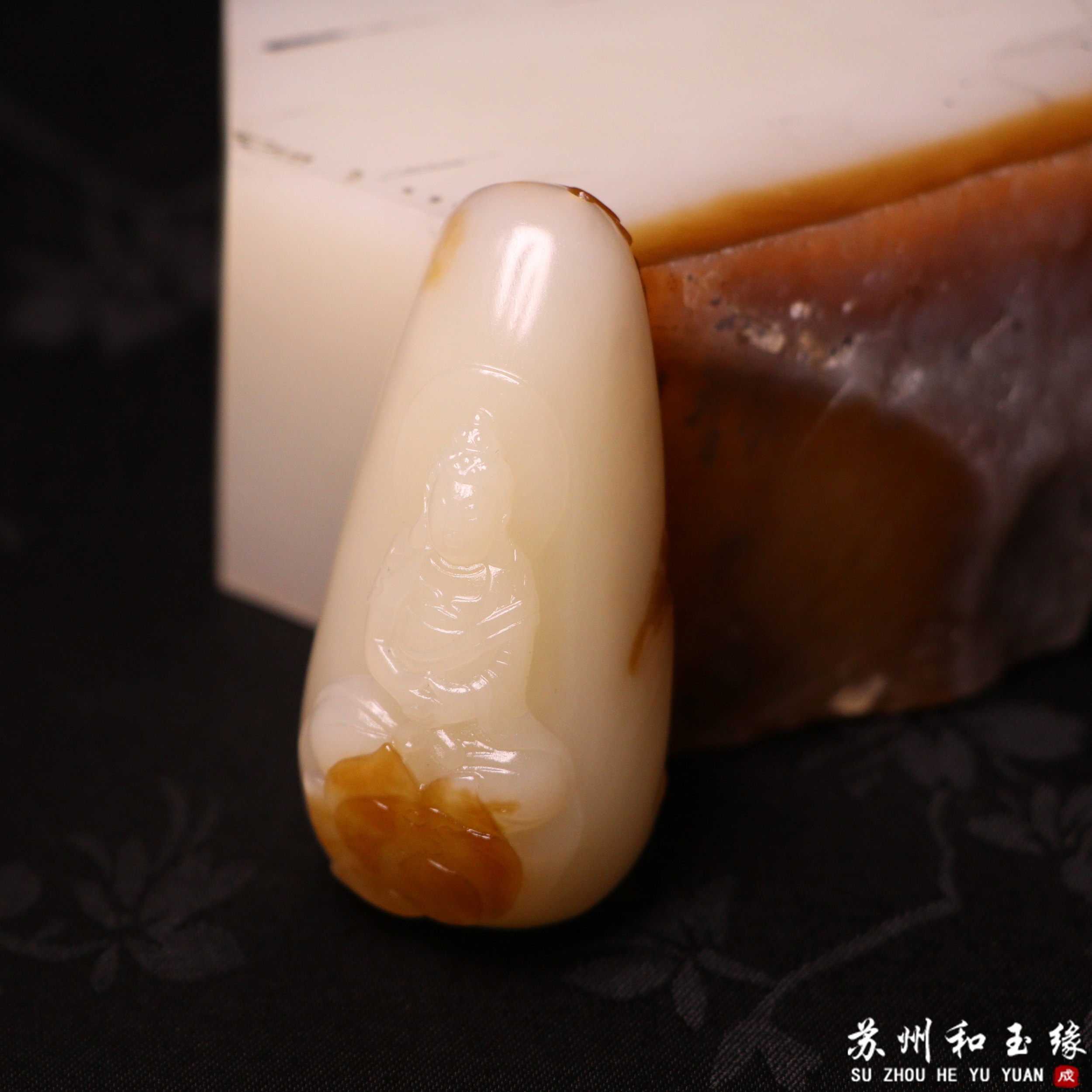 苏州和玉缘46.9克新疆和田玉且末金山糖白大日如来苏工玉石挂件