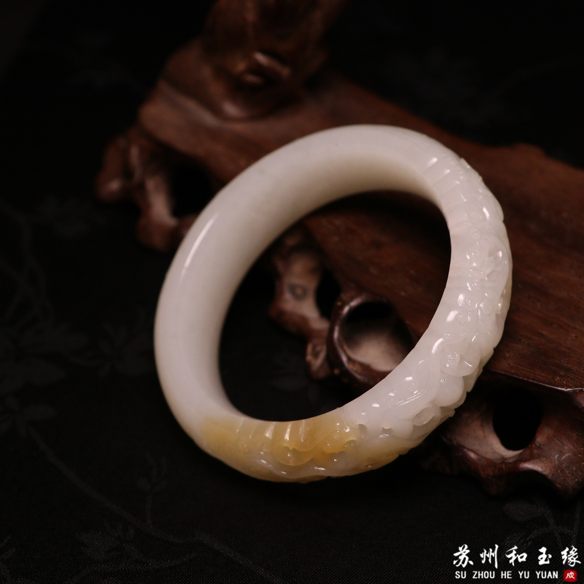 苏州和玉缘圈口53mm新疆和田玉且末金山糖白手镯女士手饰苏工工艺