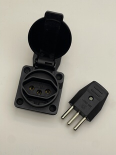 20A250V巴西防水防尘工业插头插座三孔三圆设备电源接线