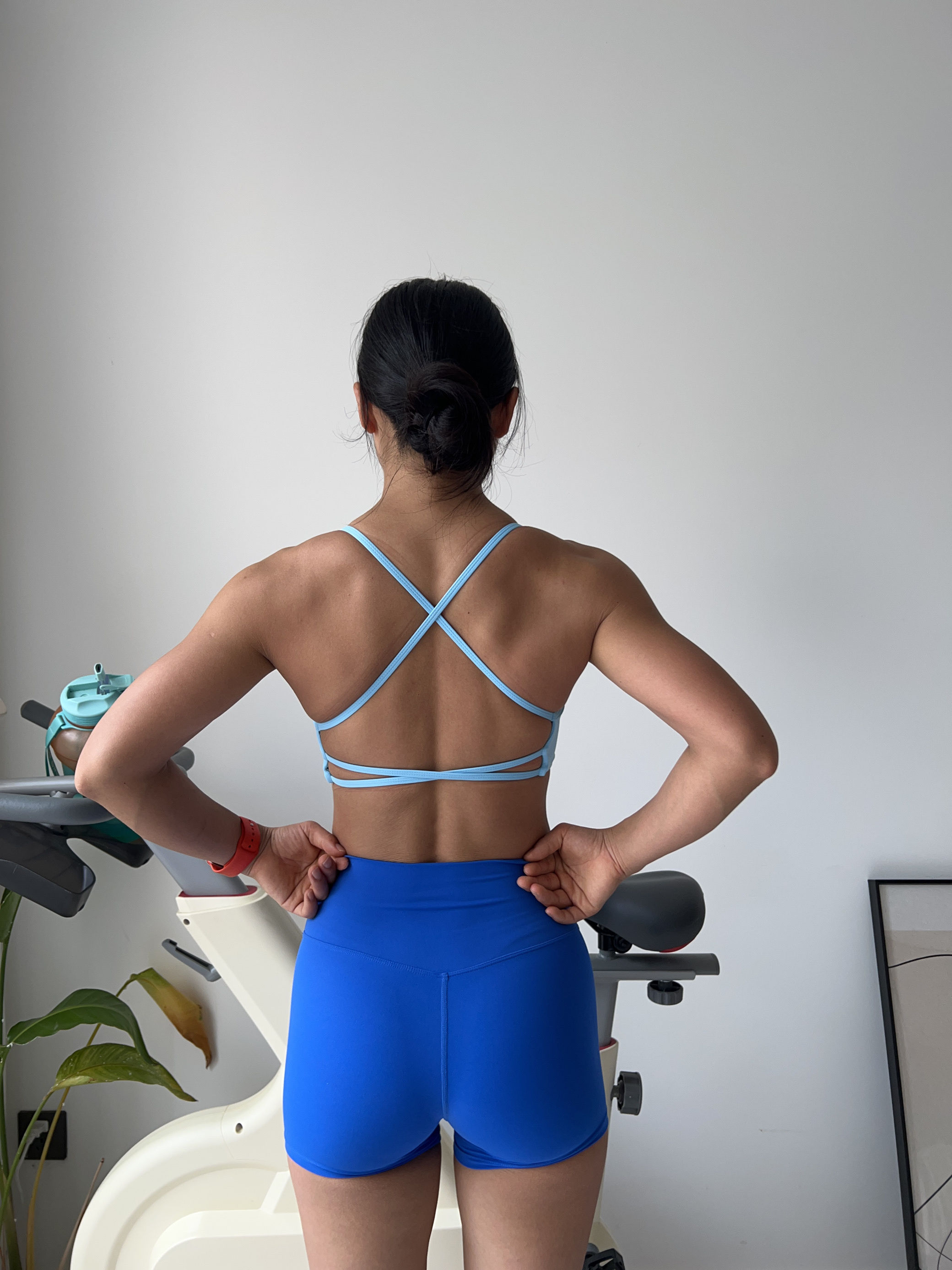 Quee Fit速干透气裸感瑜伽普拉提文胸跑步运动内衣交叉背健身背心