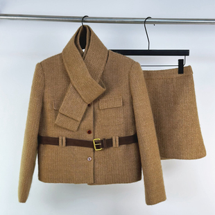 小香风羽绒套装女冬小个子围巾围脖毛呢外套搭配显瘦半身裙两件套