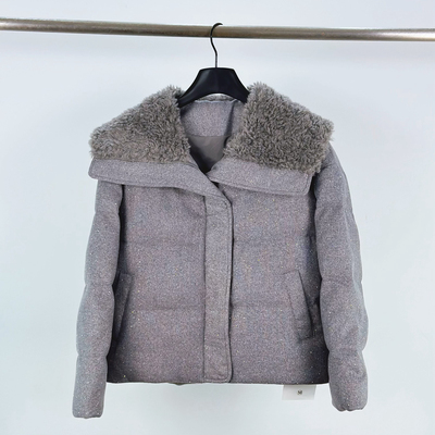 柏多伊俪羊羔毛大翻领烫钻羽绒服