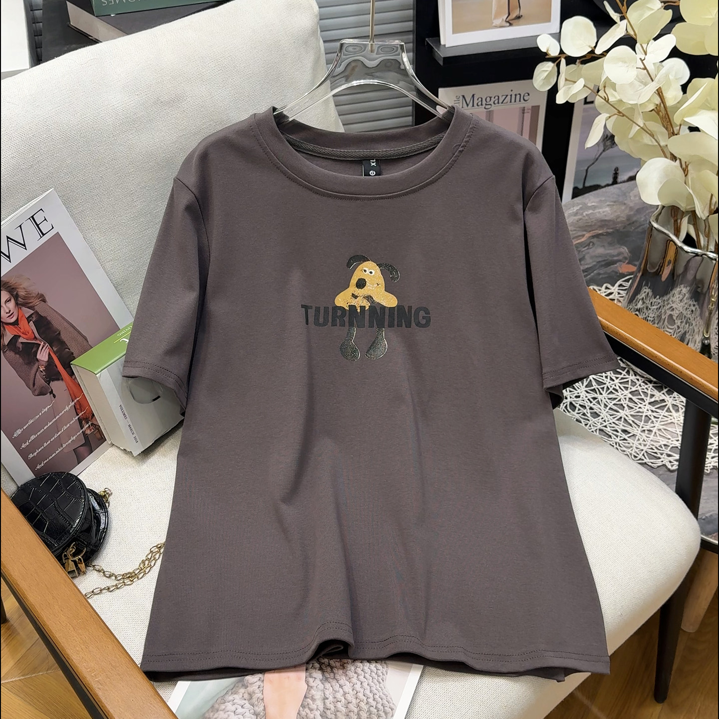灰色正肩短袖T恤女夏季大码胖mm时尚百搭减龄显瘦上衣印字母体恤