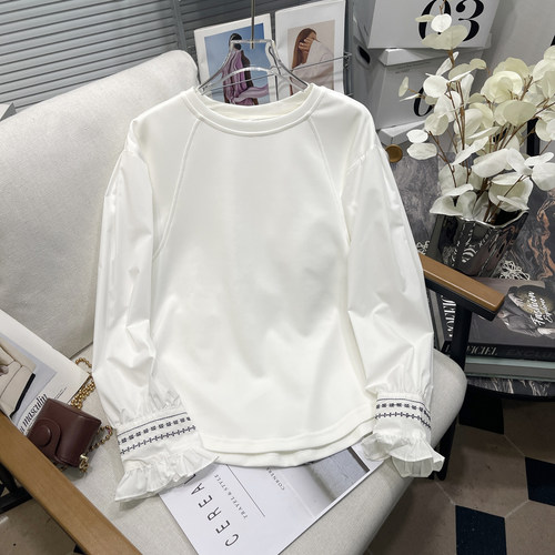 大码女装设计感刺绣灯笼袖衬衫