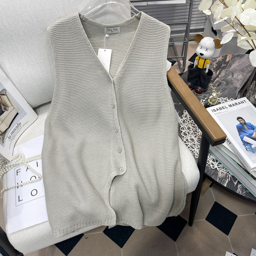 大码叠穿能手v领毛衣马甲针织衫