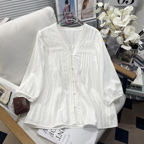 大码女装夏季新款v领蕾丝衬衫女