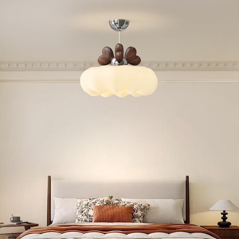 法式奶油风卧室吊灯中古主卧书房吸顶灯2025新款爱心南瓜儿童房灯