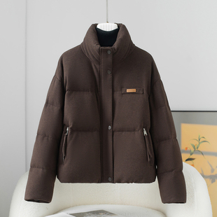 高端羽绒服女短款年轻款宽松桑蚕丝山羊绒白鹅绒外套2025冬季新款