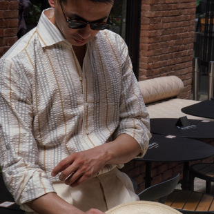 269 衬衫 CM那不勒斯皇后多色条纹全棉泡泡纱一片领意式 休闲男士