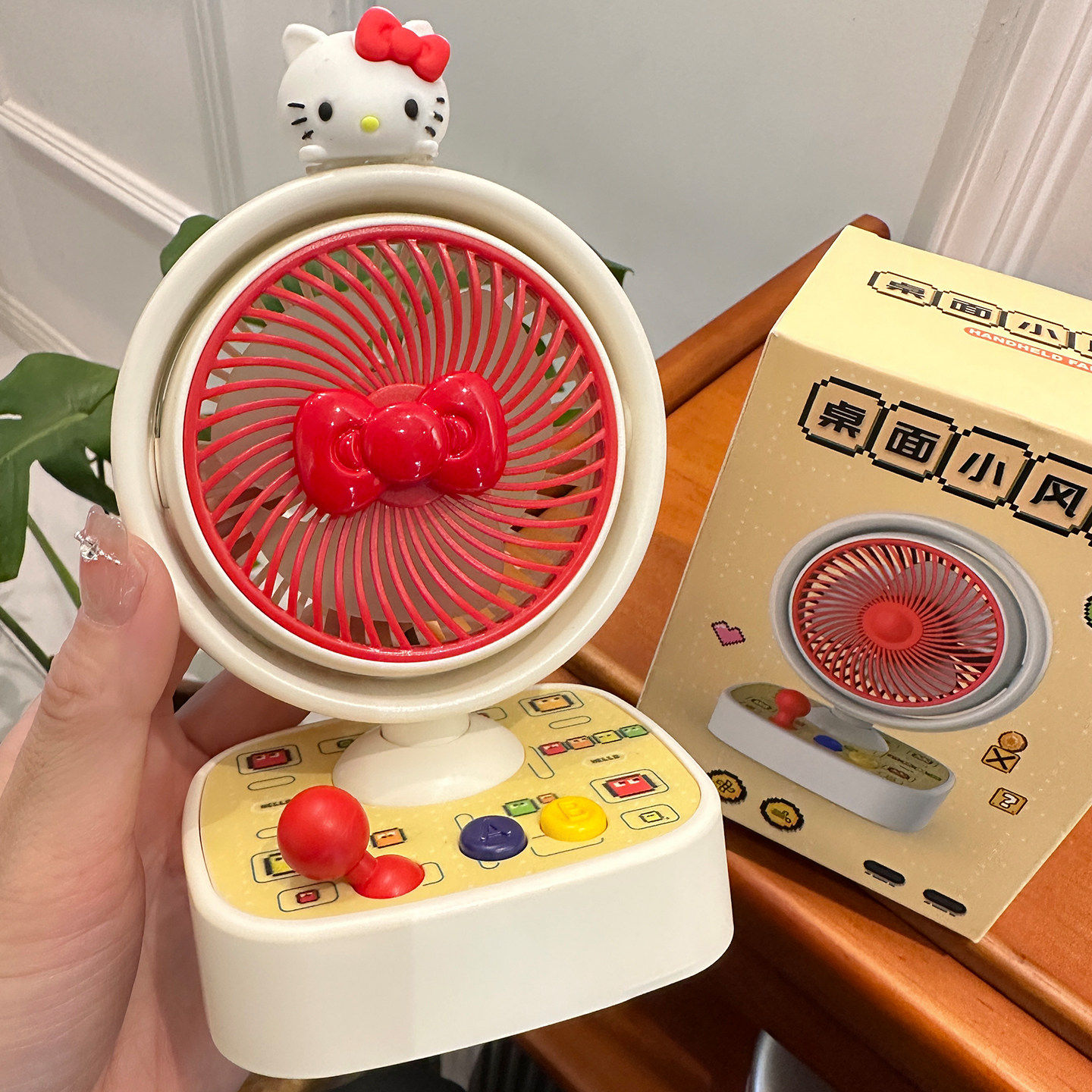 可爱风扇卡通桌面台式扇静音小型电风扇学生礼物迷你桌上小电扇