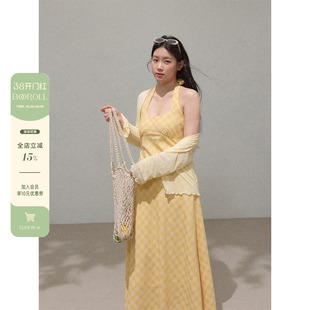 潘不卷大码女装黄色海边度假挂脖吊带连衣裙春海岛沙滩长裙子胖mm