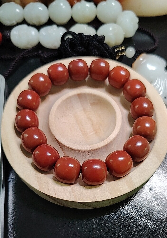 阔太高配天然和田玉籽料收藏级红玉手串千年红万年黑特级手串