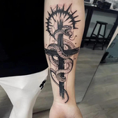 2张蛇盘十字架 果汁纹身贴纸草本洗不掉防水男不反光黑曼巴持