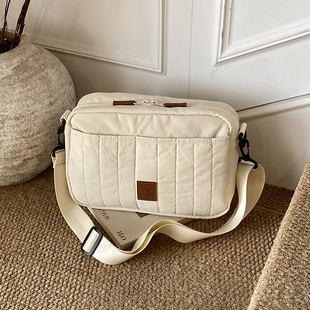 大容量包包女式2026新款简约时尚妈咪包母婴包孕妇产检袋斜挎包