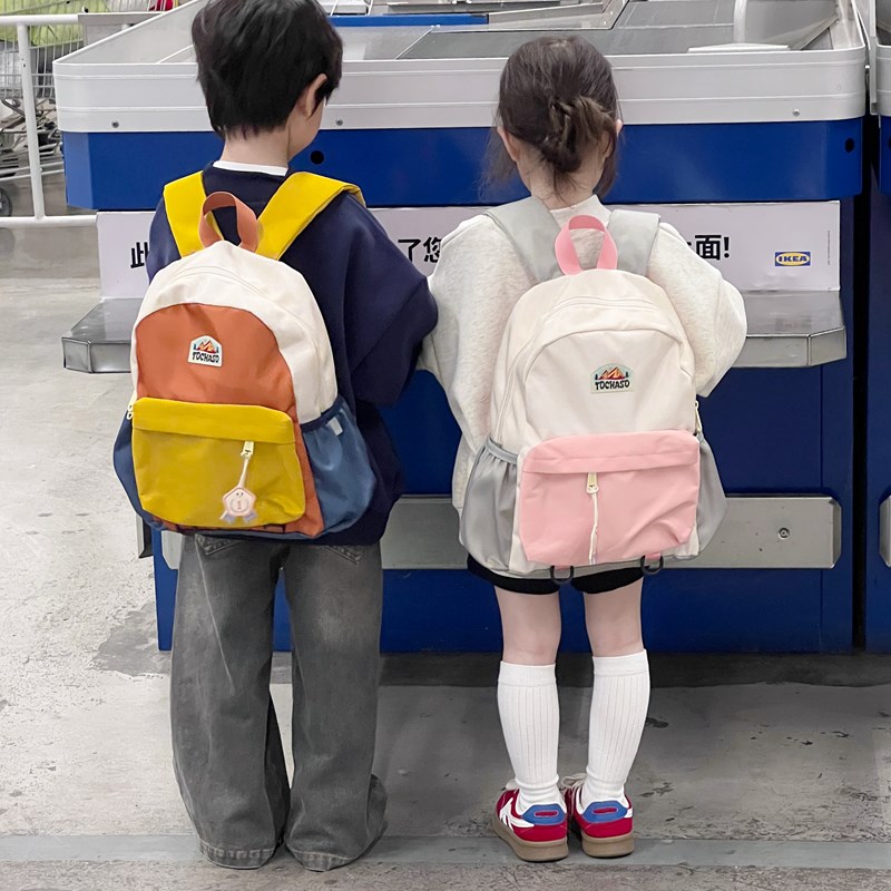 双肩包男孩小学生轻便撞色背包