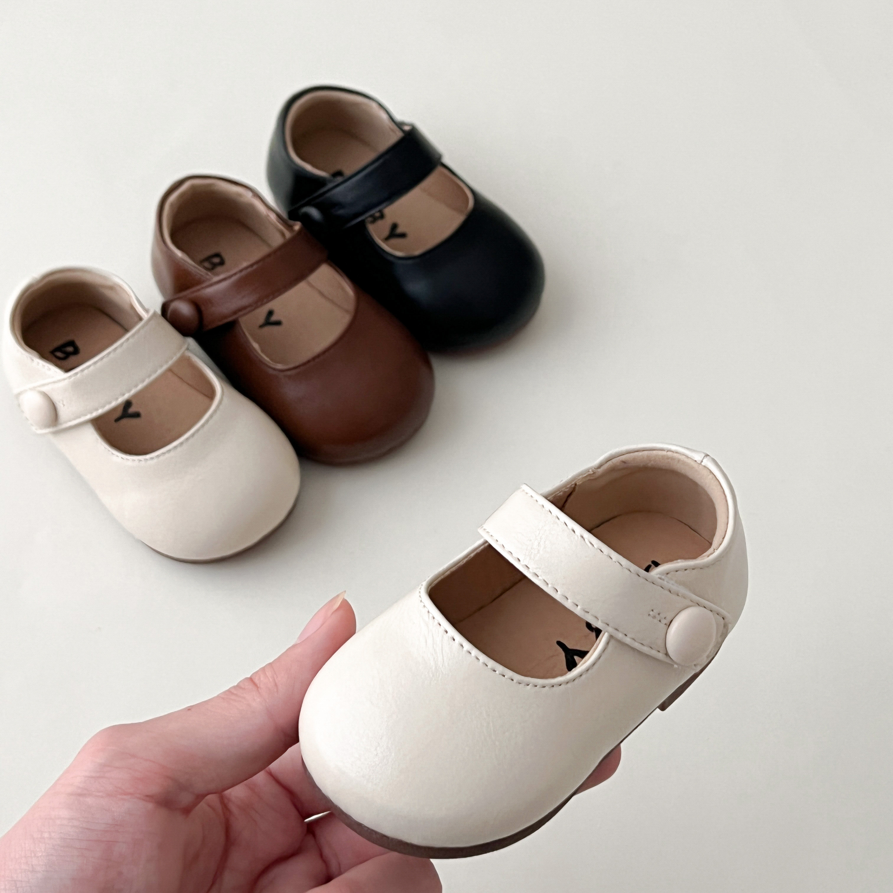 ins春秋婴儿步前鞋女宝宝防滑软底不掉跟小皮鞋洋气魔术贴公主鞋