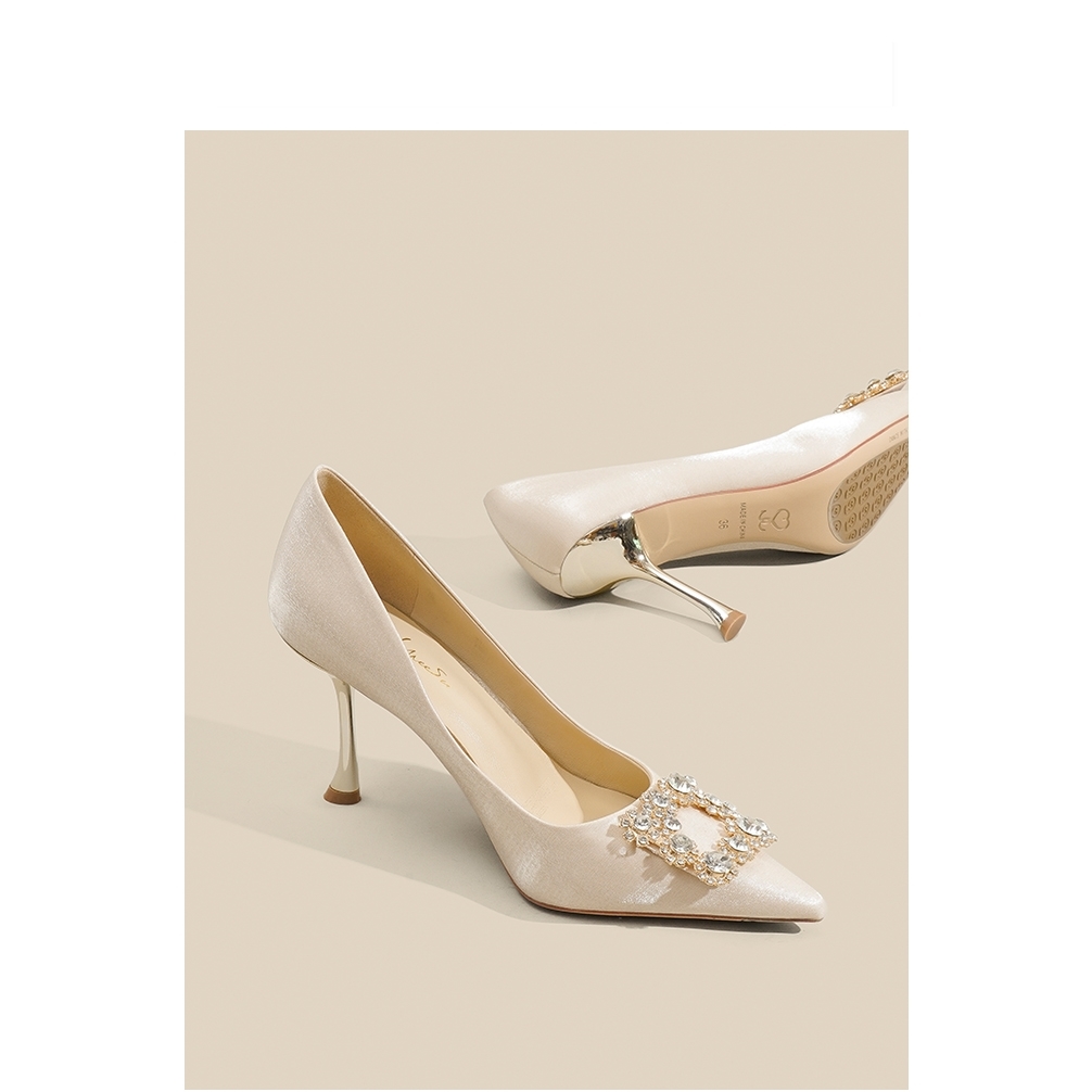 法式轻奢尖头婚鞋新娘鞋女2025新款水钻细跟主婚纱伴娘鞋珍珠方扣