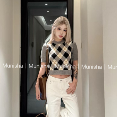 Munisha顶配版！财阀千金 甜辣妹 2025秋新款菱格羊毛针织上衣女