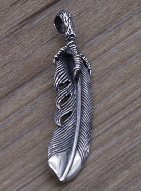 高桥吾郎复刻羽毛鹰爪霸气风吊坠